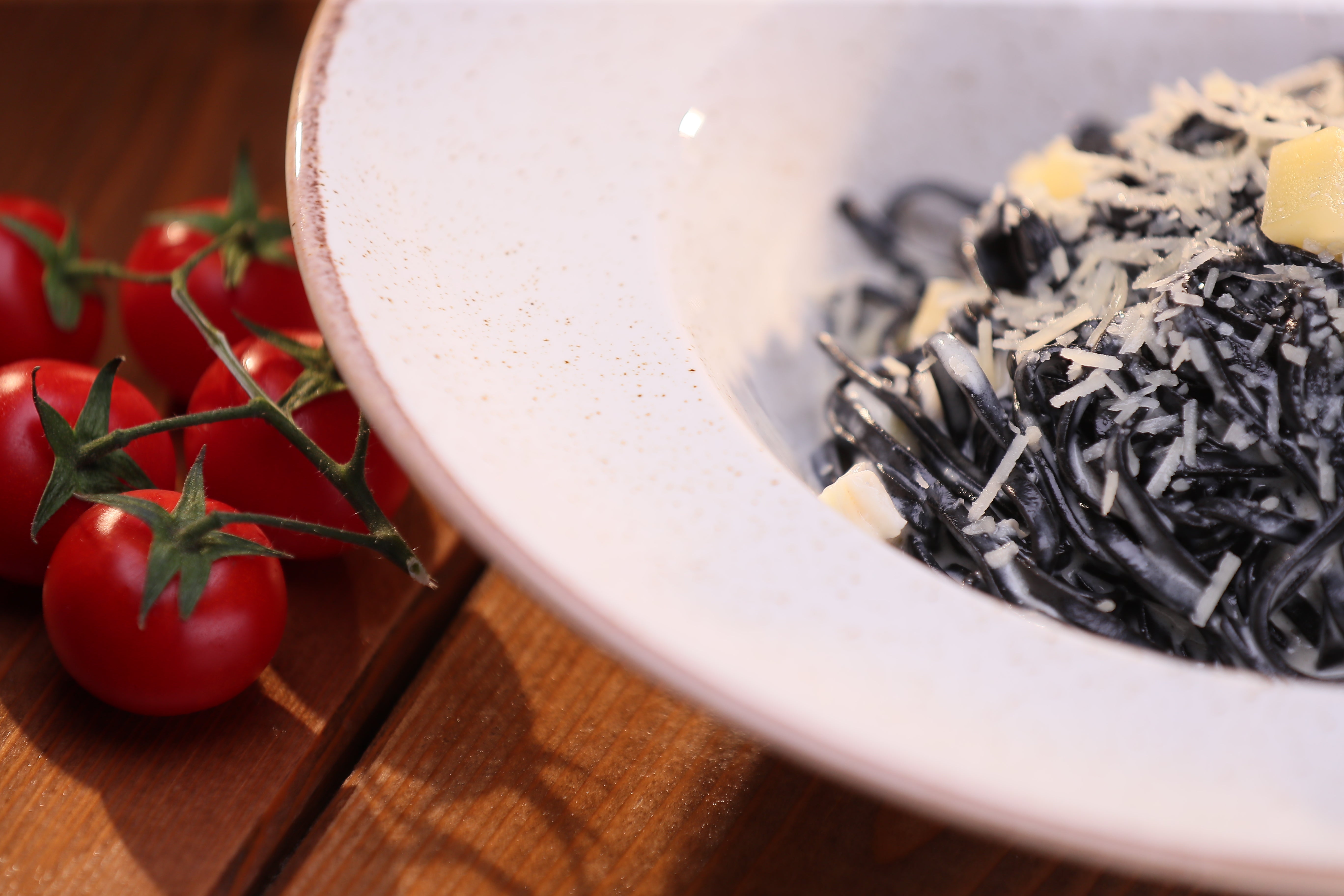 Felicetti Squid ink pasta with Quattro Formaggi Sauce - Aster Premium